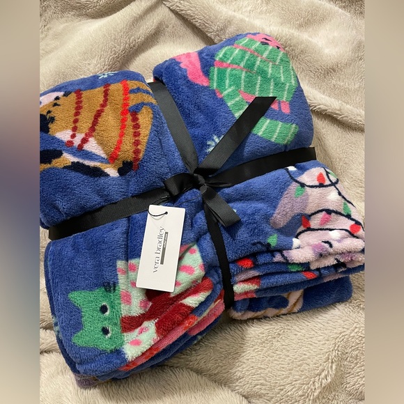 NWT Vera Bradley Catnip Christmas Essential Throw Blanket